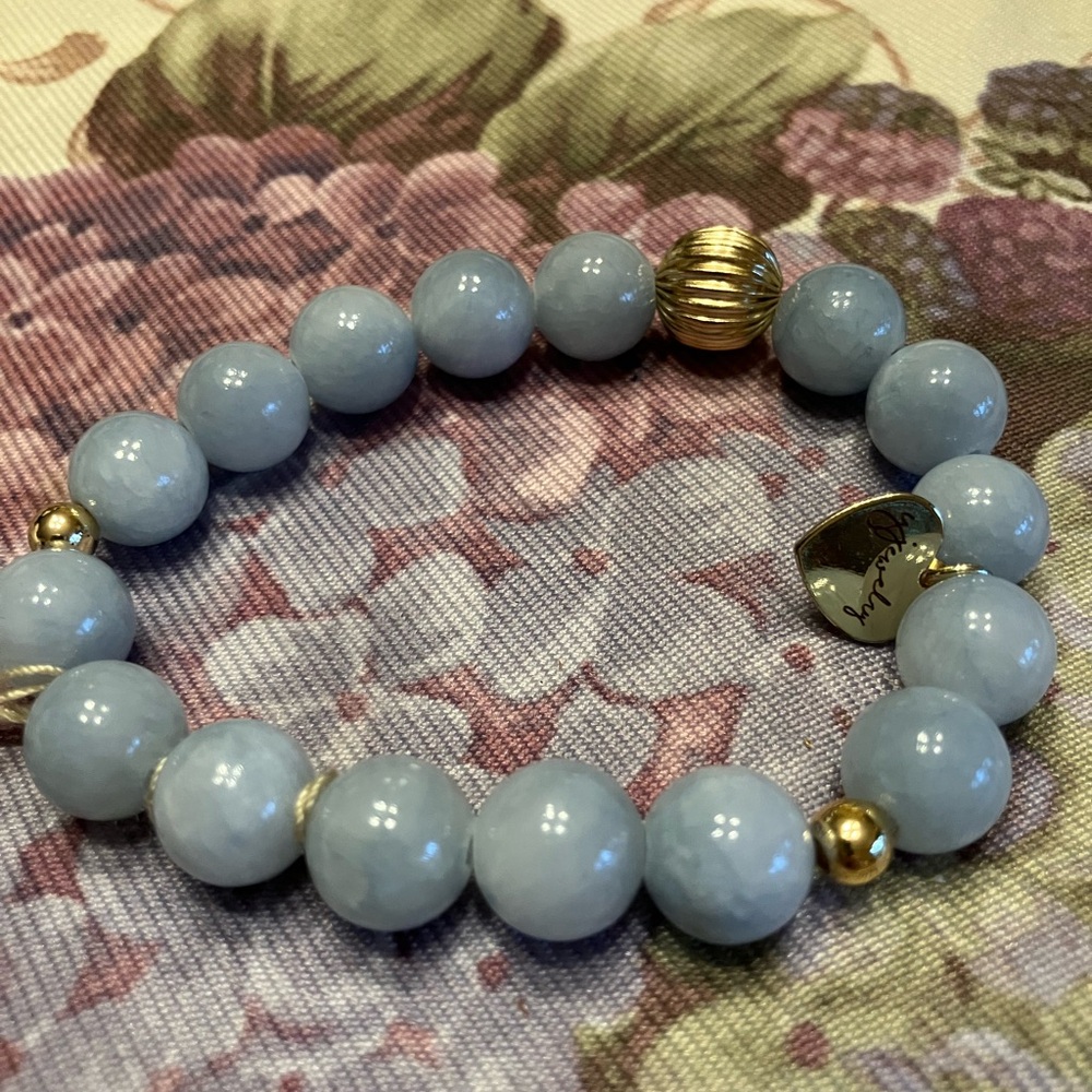 ANGELITE STONES BEAUTIFUL LIGHT BLUE WITH GOLD HEART AND SPACERS - Picture 4 of 13